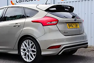 Used 2017 Ford Focus ST-Line Silver - Interior and Exterior details 10