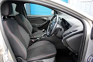 Used 2017 Ford Focus ST-Line Silver - Interior and Exterior details 11