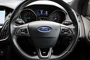 Used 2017 Ford Focus ST-Line Silver - Interior and Exterior details 18