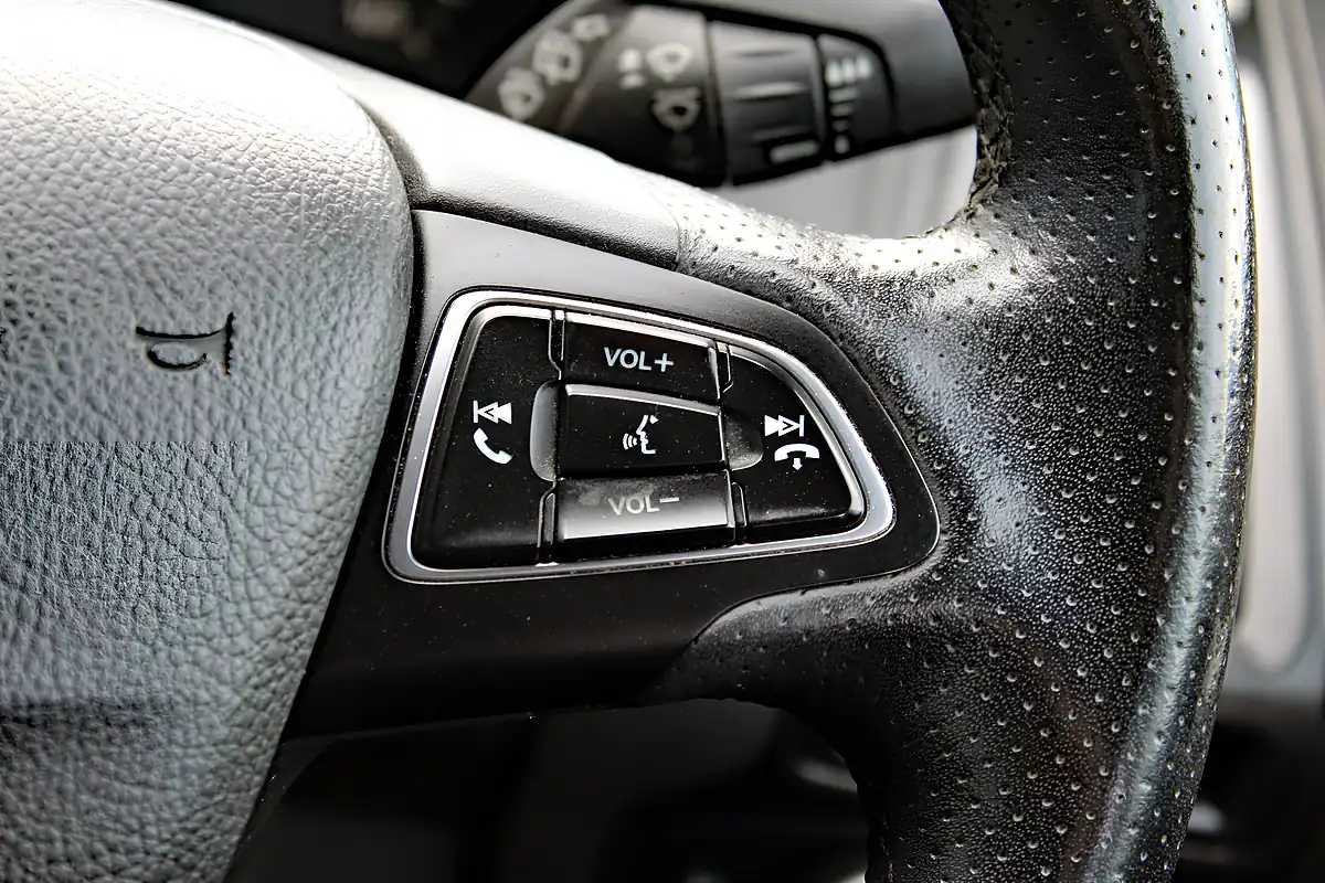 Used 2017 Ford Focus ST-Line Silver - Interior and Exterior details 20