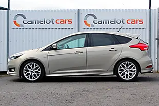 Used 2017 Ford Focus ST-Line Silver - Interior and Exterior details 4