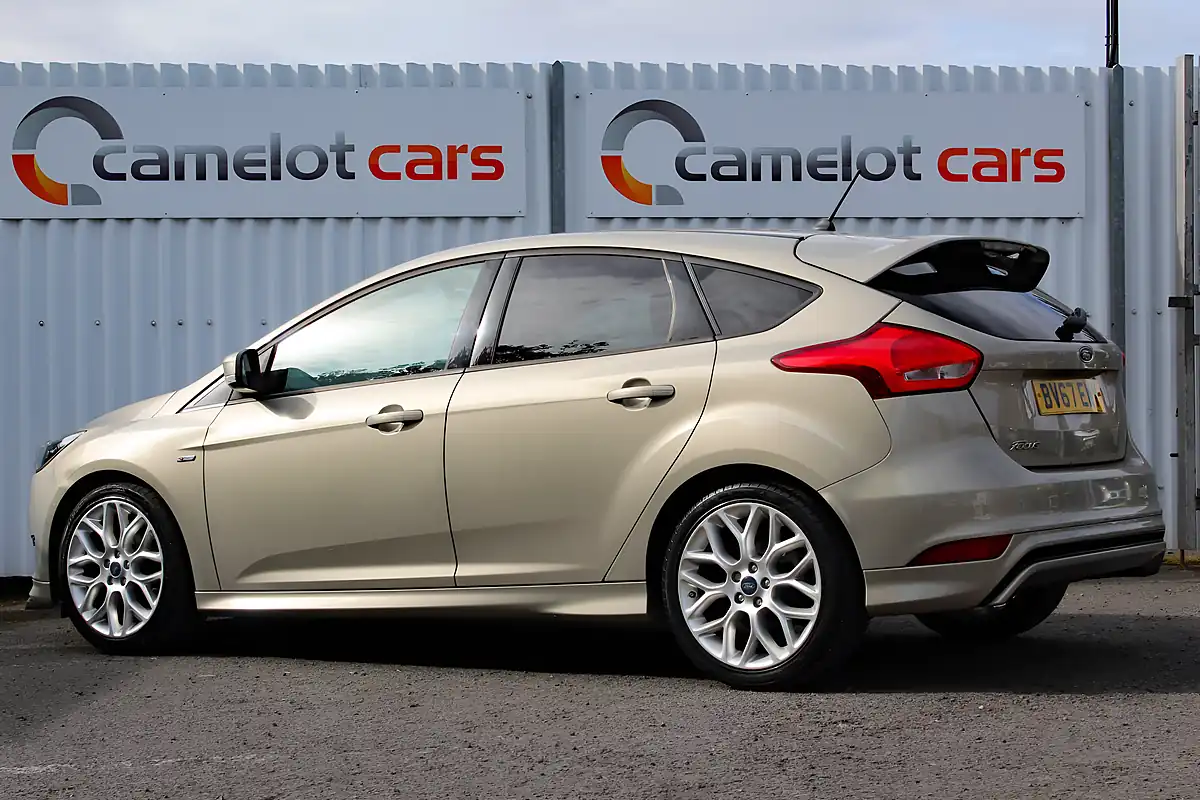 Used 2017 Ford Focus ST-Line Silver - Interior and Exterior details 7