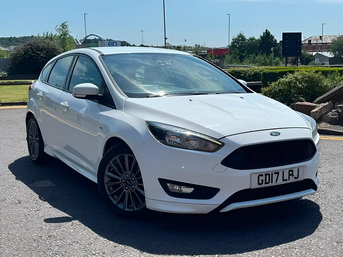 Used 2017 Ford Focus ST-Line White - Front View