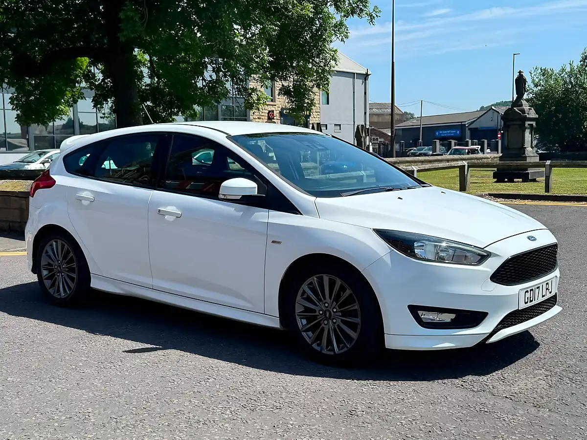 Used 2017 Ford Focus ST-Line White - Interior and Exterior details 10