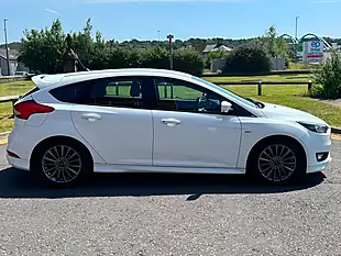 Used 2017 Ford Focus ST-Line White - Interior and Exterior details 11