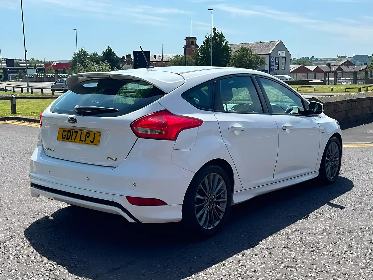 Used 2017 Ford Focus ST-Line White - Interior and Exterior details 13
