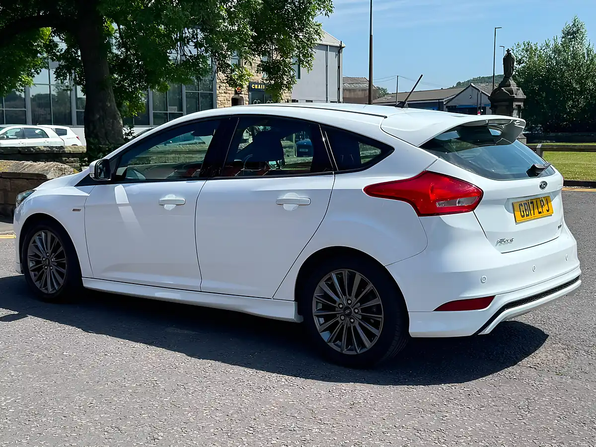 Used 2017 Ford Focus ST-Line White - Interior and Exterior details 17