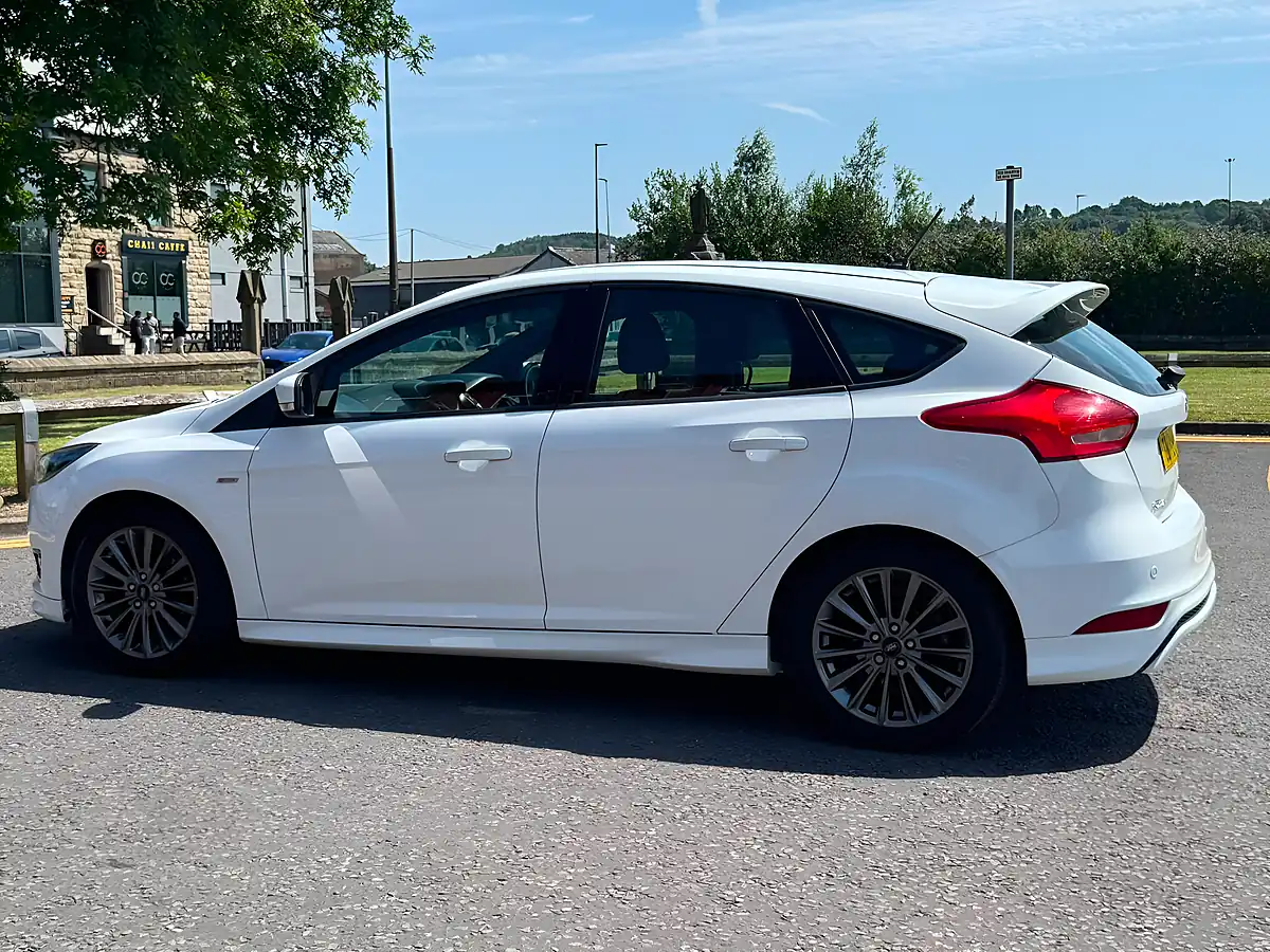 Used 2017 Ford Focus ST-Line White - Interior and Exterior details 18