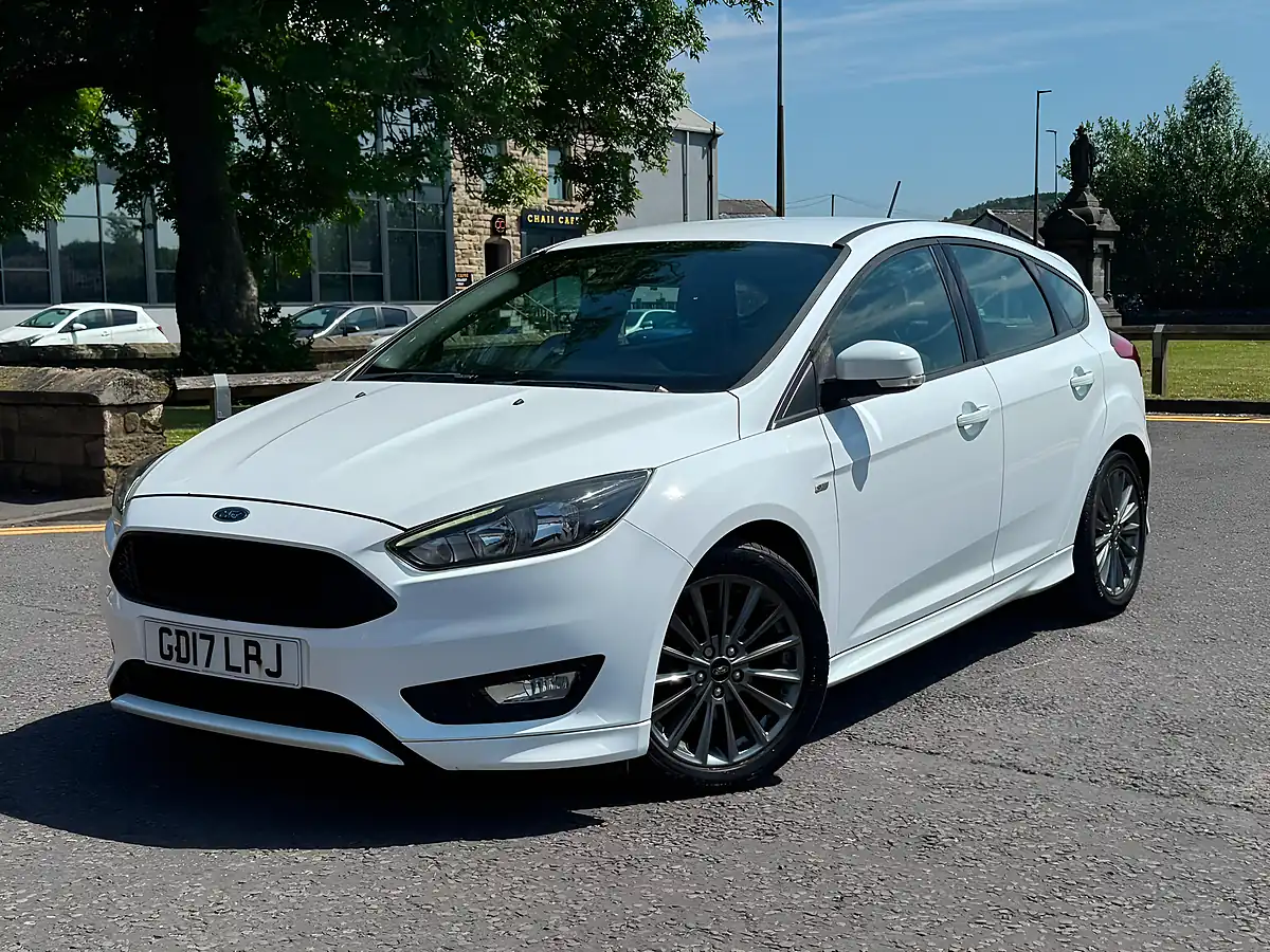 Used 2017 Ford Focus ST-Line White - Interior and Exterior details 2