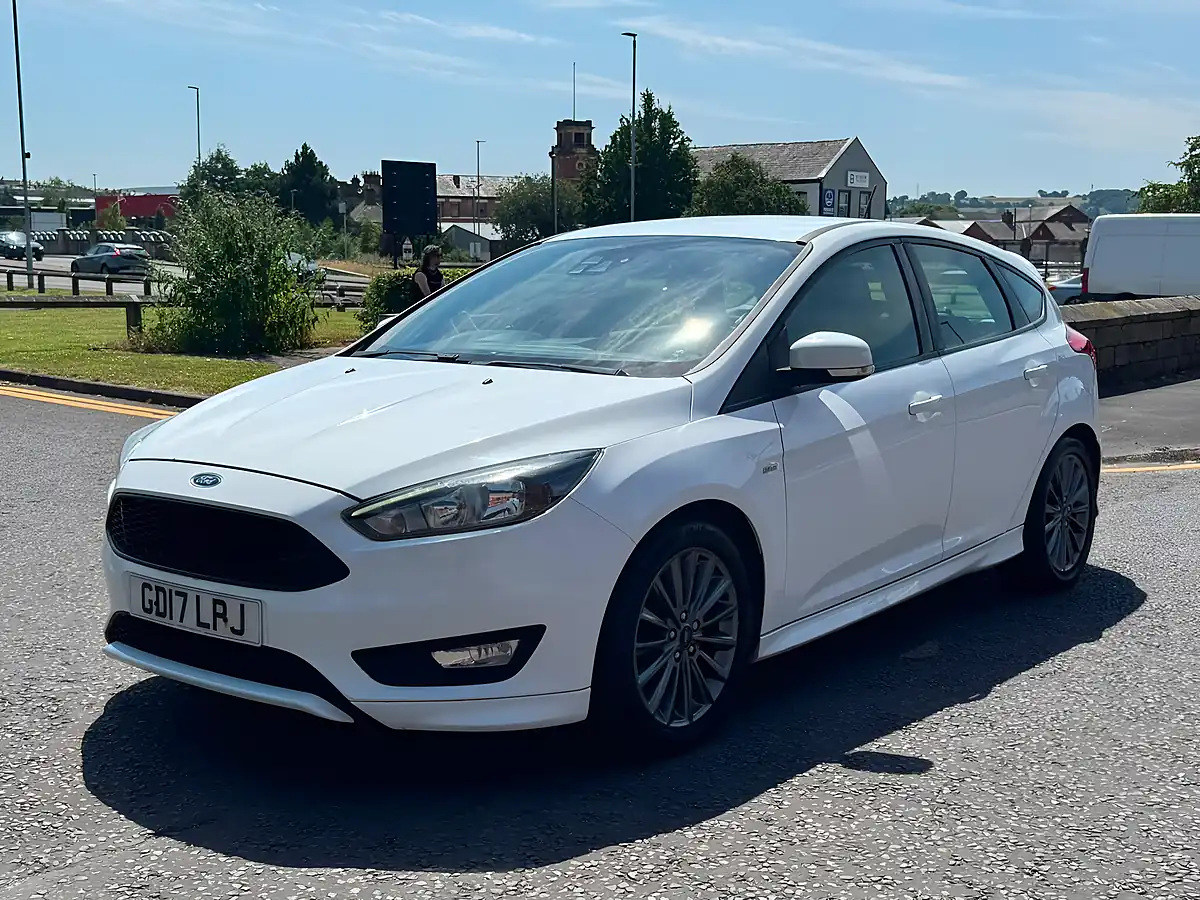 Used 2017 Ford Focus ST-Line White - Interior and Exterior details 20