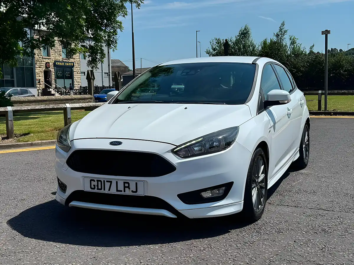 Used 2017 Ford Focus ST-Line White - Interior and Exterior details 5