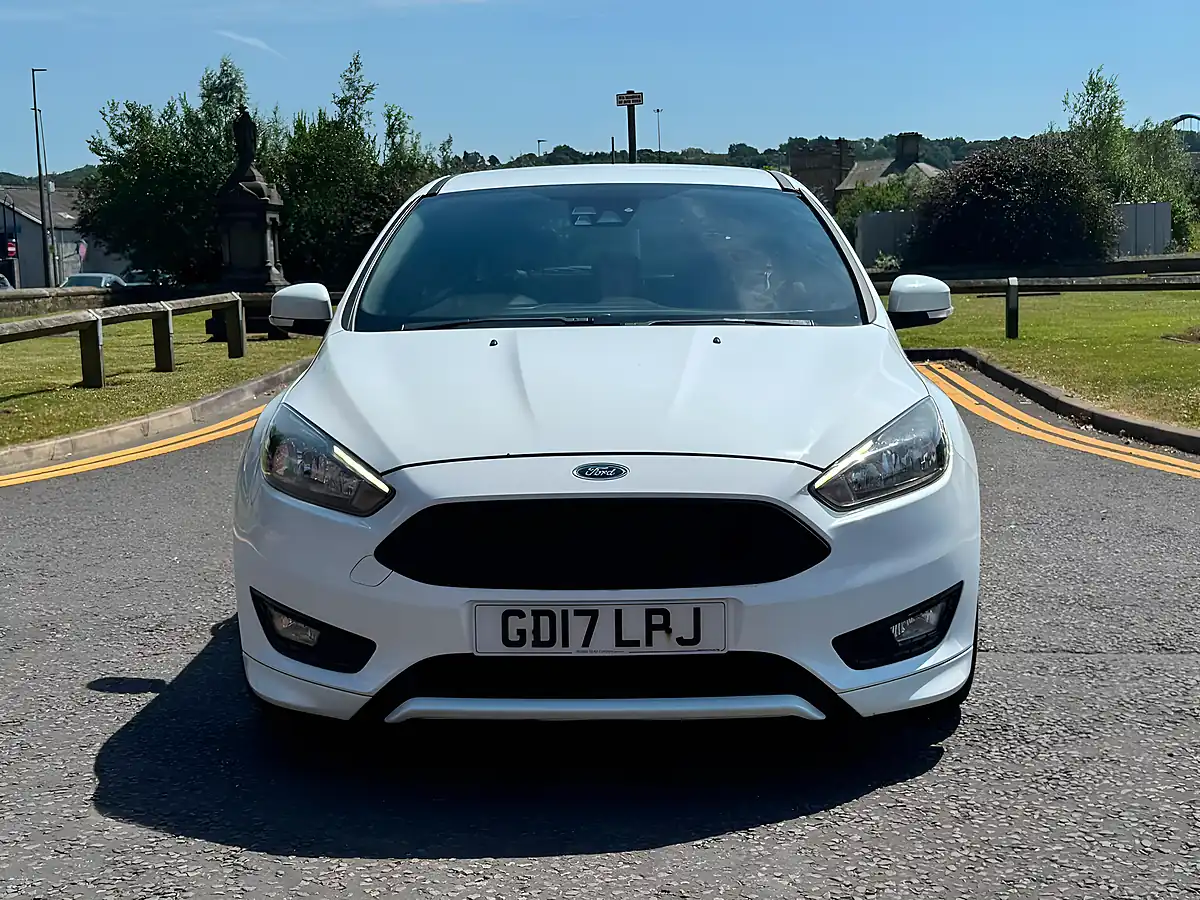 Used 2017 Ford Focus ST-Line White - Interior and Exterior details 6