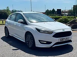 Used 2017 Ford Focus ST-Line White - Interior and Exterior details 9