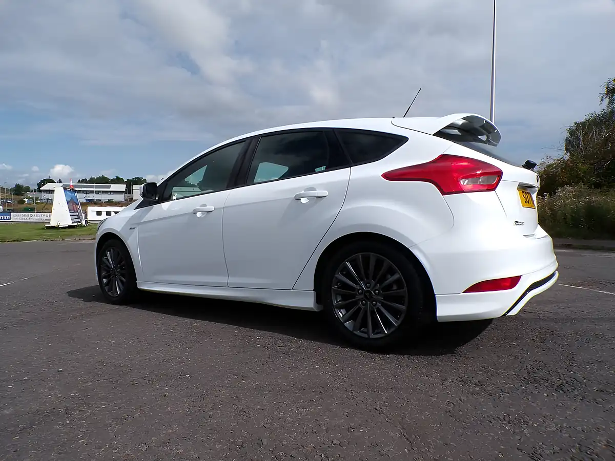 Used 2017 Ford Focus ST-Line White - Interior and Exterior details 10