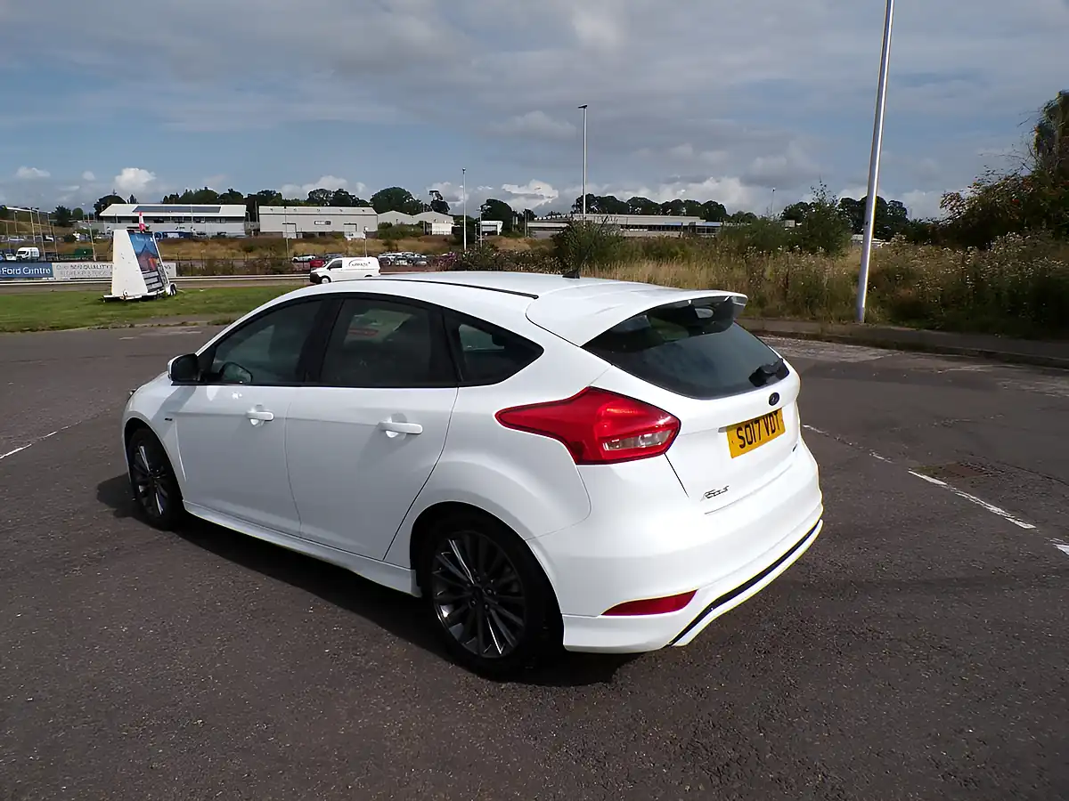 Used 2017 Ford Focus ST-Line White - Interior and Exterior details 11