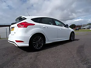 Used 2017 Ford Focus ST-Line White - Interior and Exterior details 13