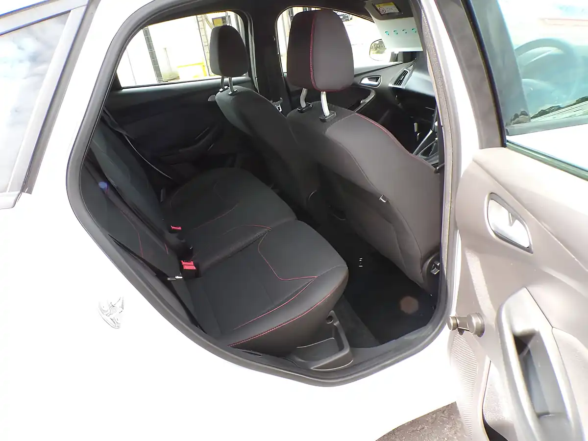 Used 2017 Ford Focus ST-Line White - Interior and Exterior details 15
