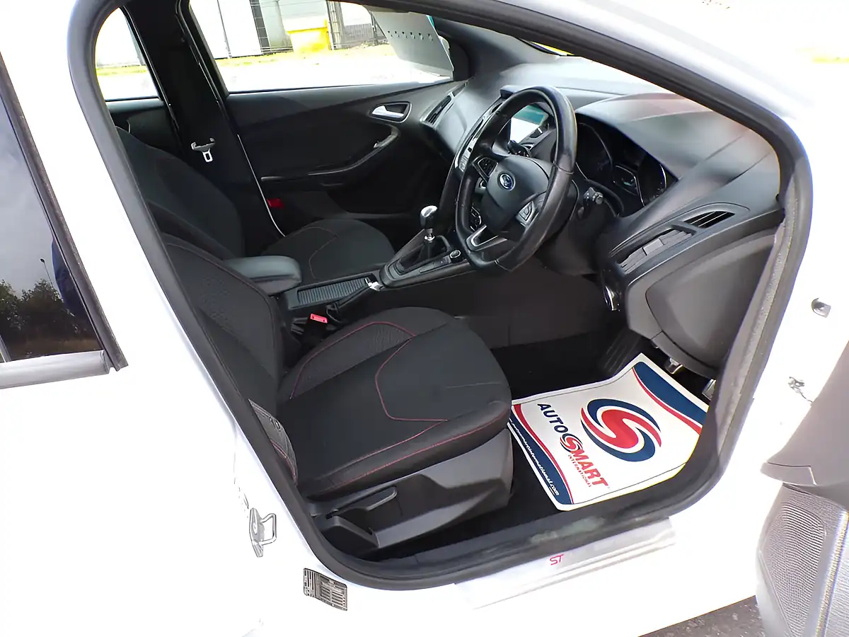 Used 2017 Ford Focus ST-Line White - Interior and Exterior details 16