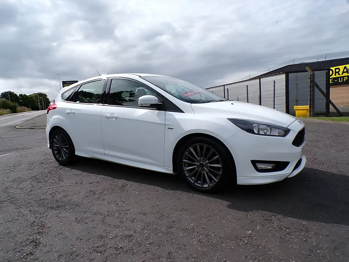 Used 2017 Ford Focus ST-Line White - Interior and Exterior details 3