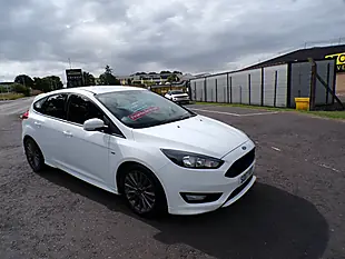 Used 2017 Ford Focus ST-Line White - Interior and Exterior details 4
