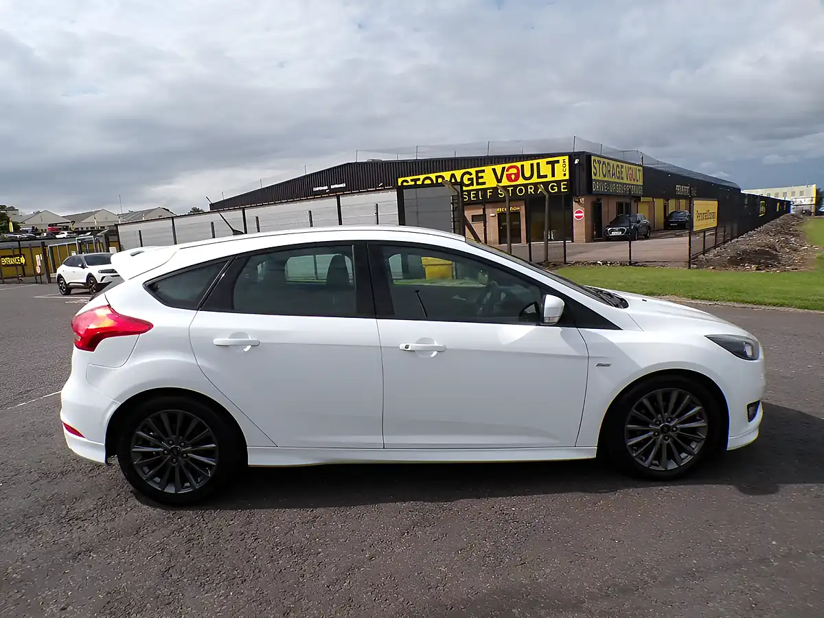 Used 2017 Ford Focus ST-Line White - Interior and Exterior details 7