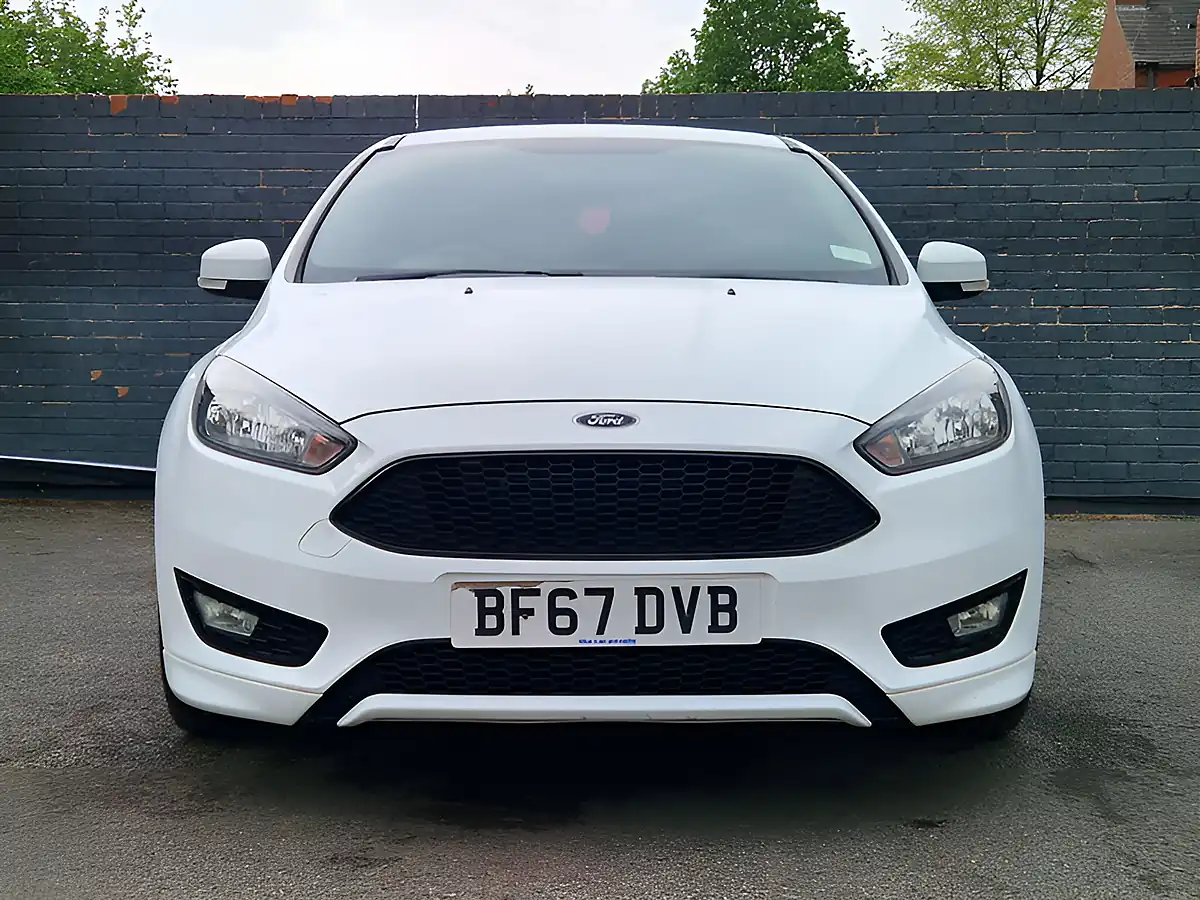 Used 2017 Ford Focus ST-Line White - Interior and Exterior details 11