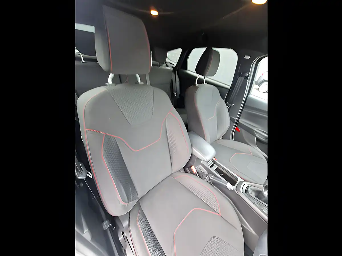Used 2017 Ford Focus ST-Line White - Interior and Exterior details 14