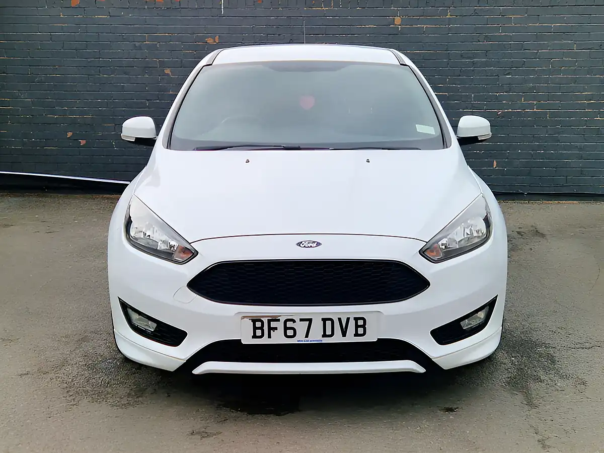 Used 2017 Ford Focus ST-Line White - Interior and Exterior details 4