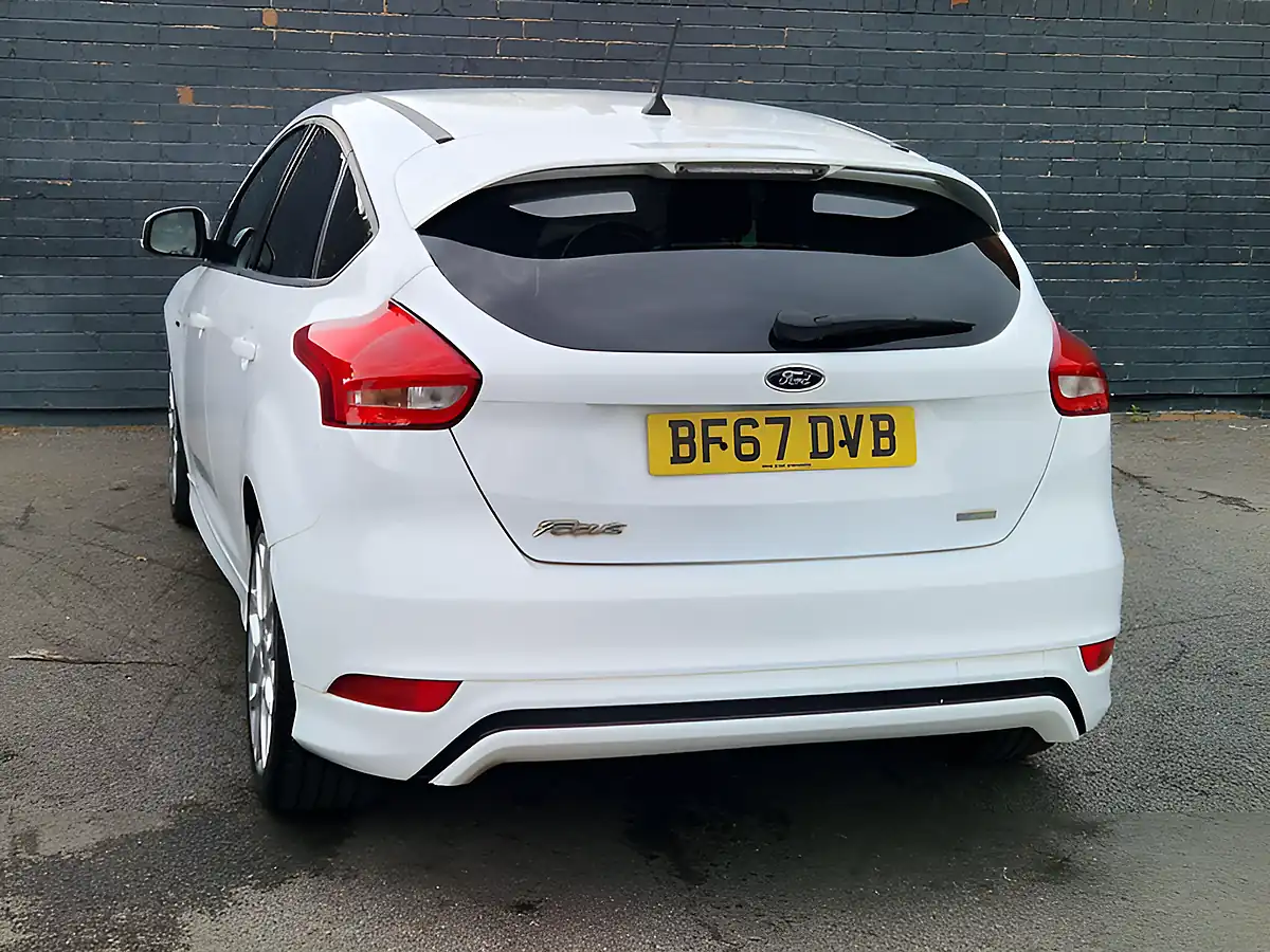 Used 2017 Ford Focus ST-Line White - Interior and Exterior details 8