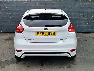 Used 2017 Ford Focus ST-Line White - Interior and Exterior details 9