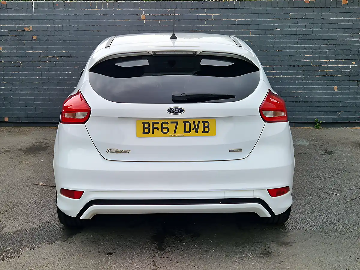 Used 2017 Ford Focus ST-Line White - Interior and Exterior details 9