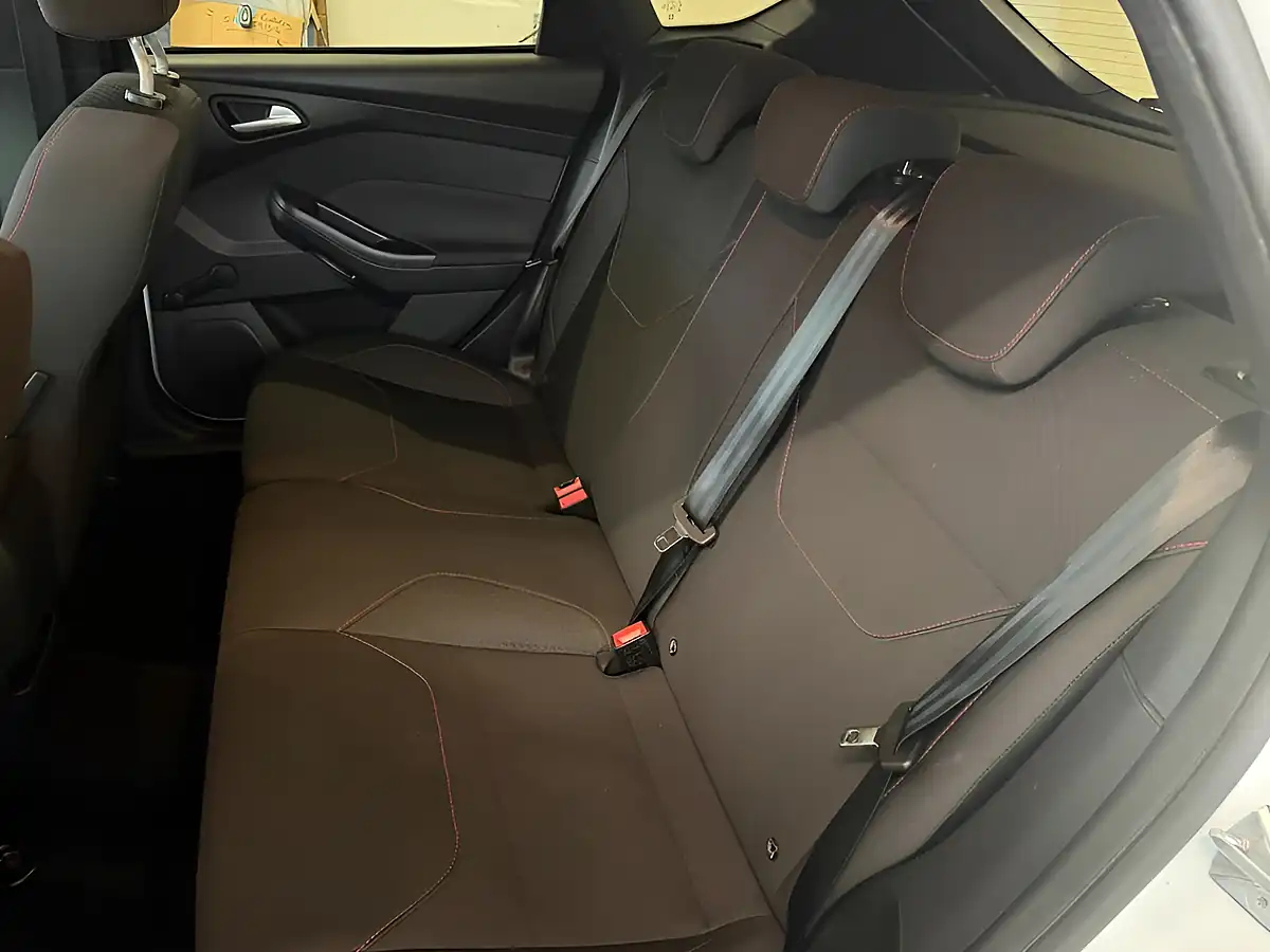 Used 2017 Ford Focus ST-Line White - Interior and Exterior details 15