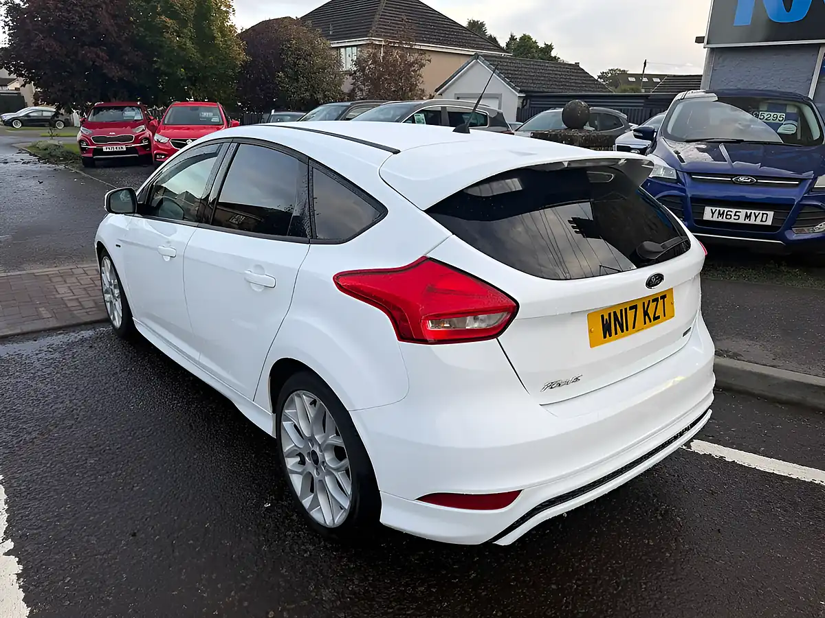 Used 2017 Ford Focus ST-Line White - Interior and Exterior details 3