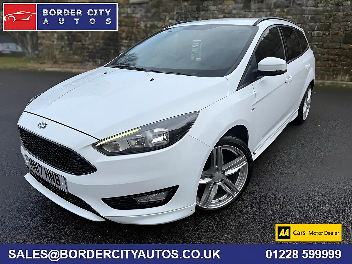 Used 2017 Ford Focus ST-Line White - Front View