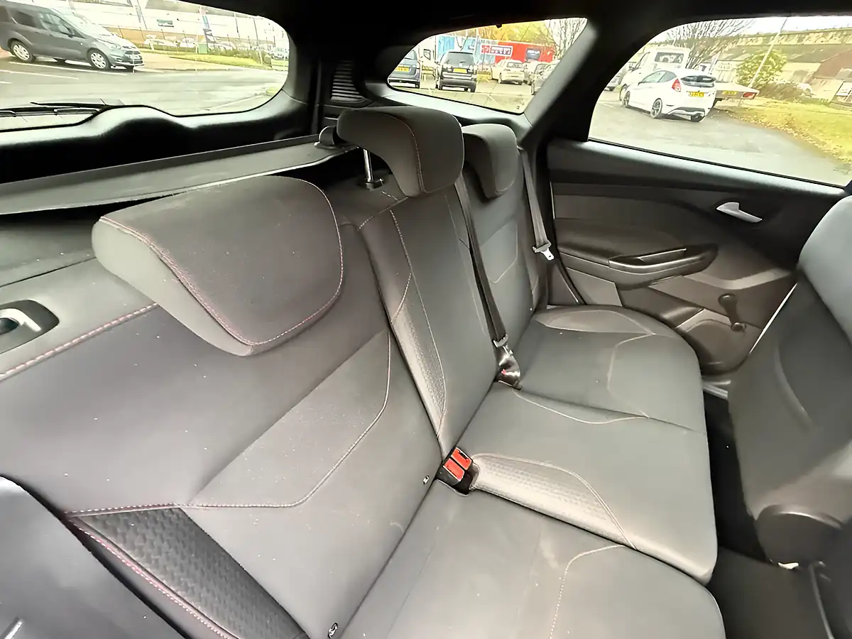 Used 2017 Ford Focus ST-Line White - Interior and Exterior details 14
