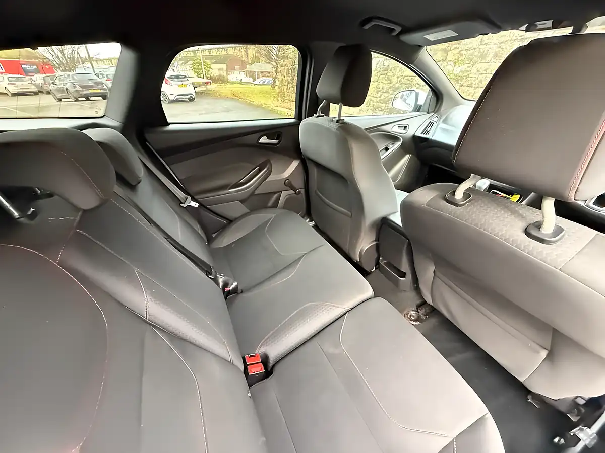 Used 2017 Ford Focus ST-Line White - Interior and Exterior details 15