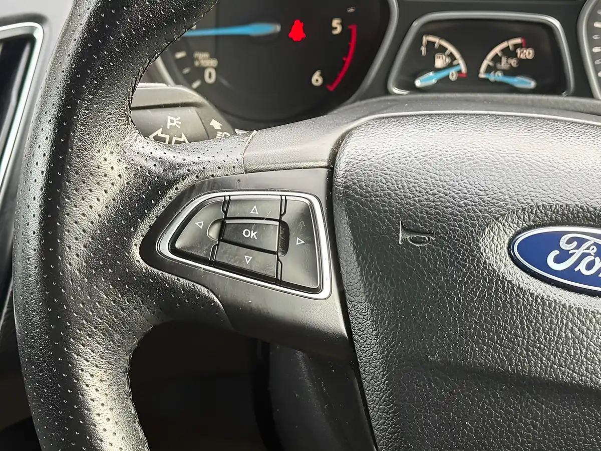 Used 2017 Ford Focus ST-Line White - Interior and Exterior details 18