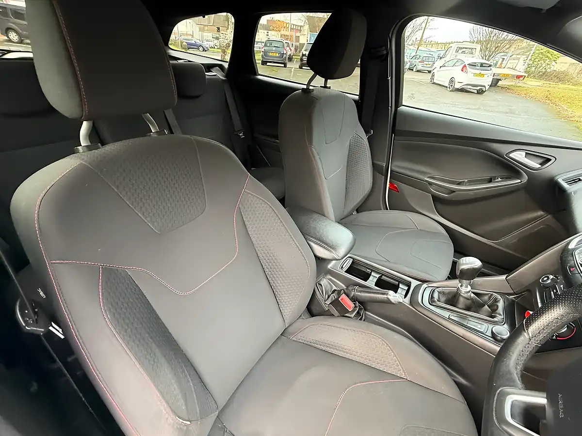 Used 2017 Ford Focus ST-Line White - Interior and Exterior details 20
