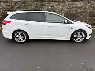 Used 2017 Ford Focus ST-Line White - Interior and Exterior details 4