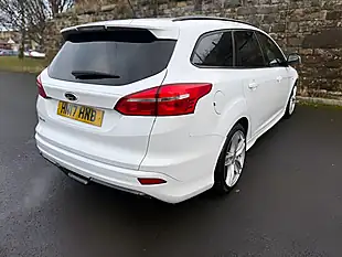 Used 2017 Ford Focus ST-Line White - Interior and Exterior details 7