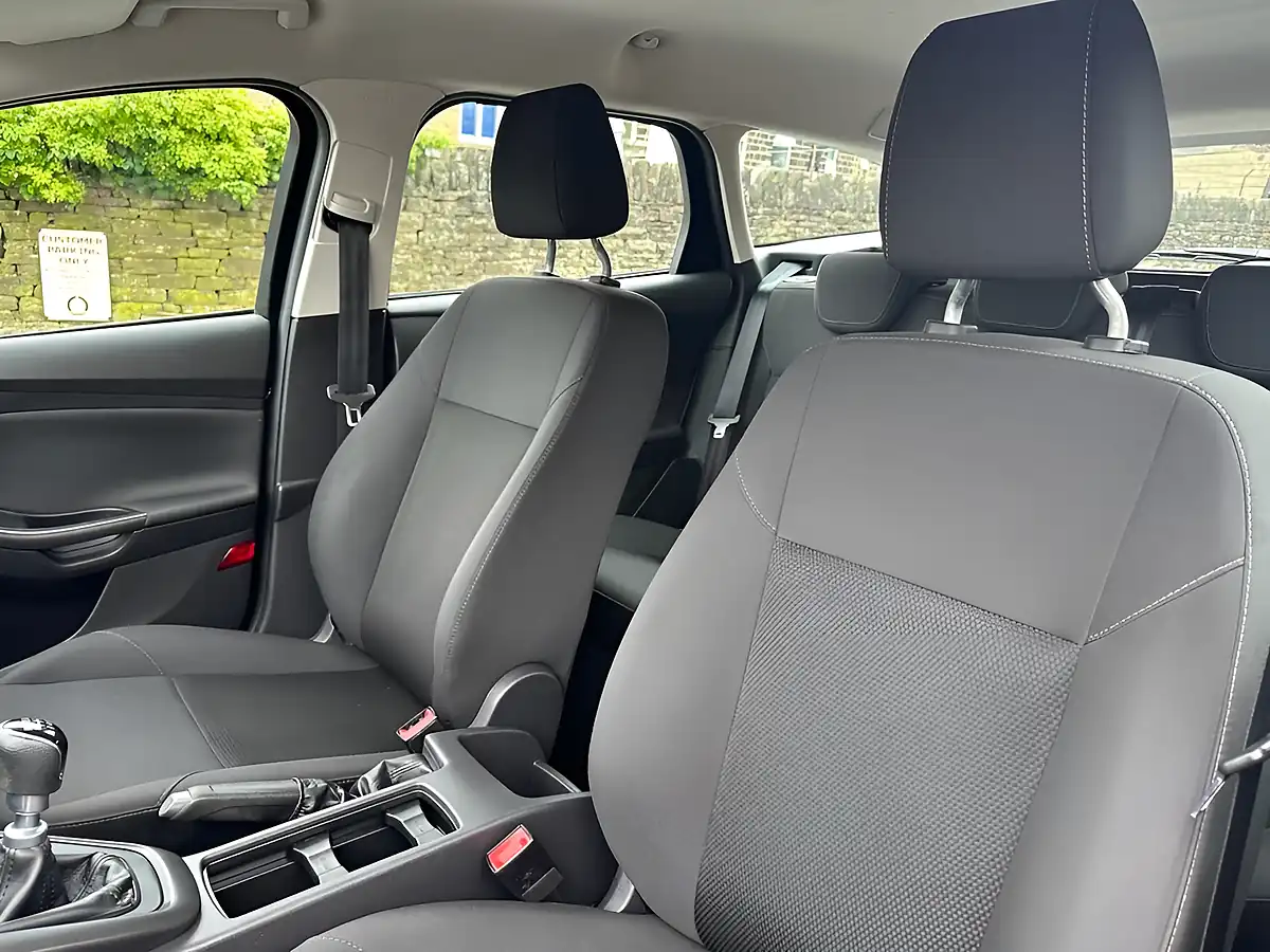 Used 2017 Ford Focus Style Black - Interior and Exterior details 14