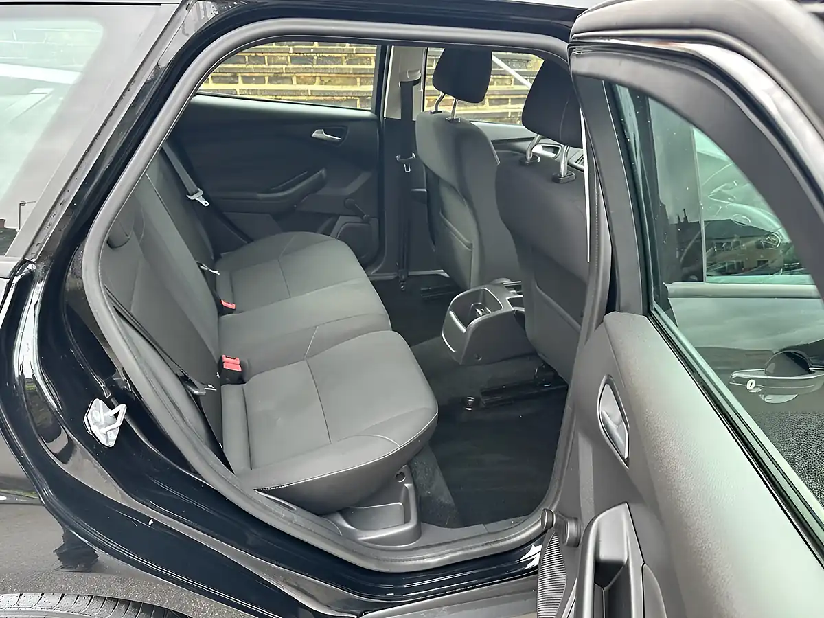 Used 2017 Ford Focus Style Black - Interior and Exterior details 15