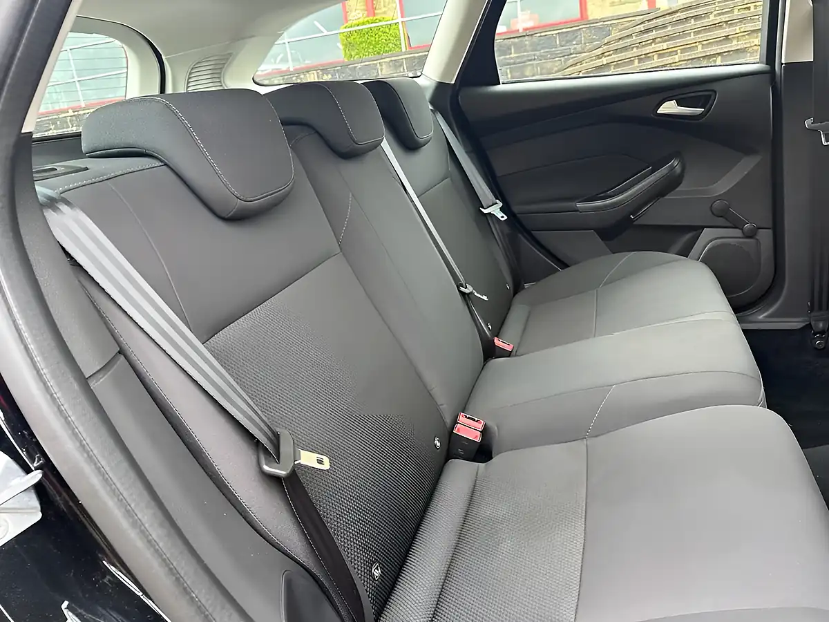 Used 2017 Ford Focus Style Black - Interior and Exterior details 16
