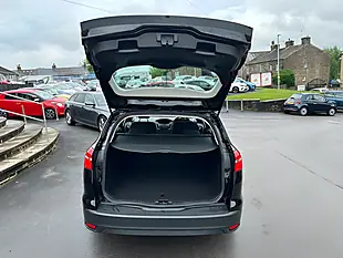 Used 2017 Ford Focus Style Black - Interior and Exterior details 18
