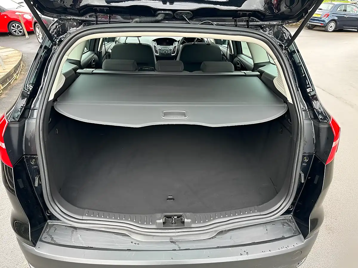 Used 2017 Ford Focus Style Black - Interior and Exterior details 19