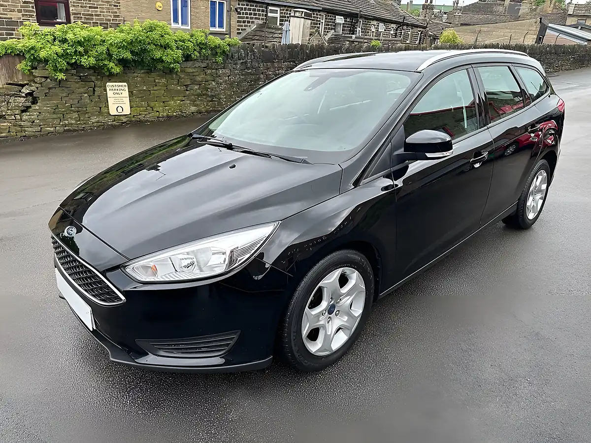 Used 2017 Ford Focus Style Black - Interior and Exterior details 4