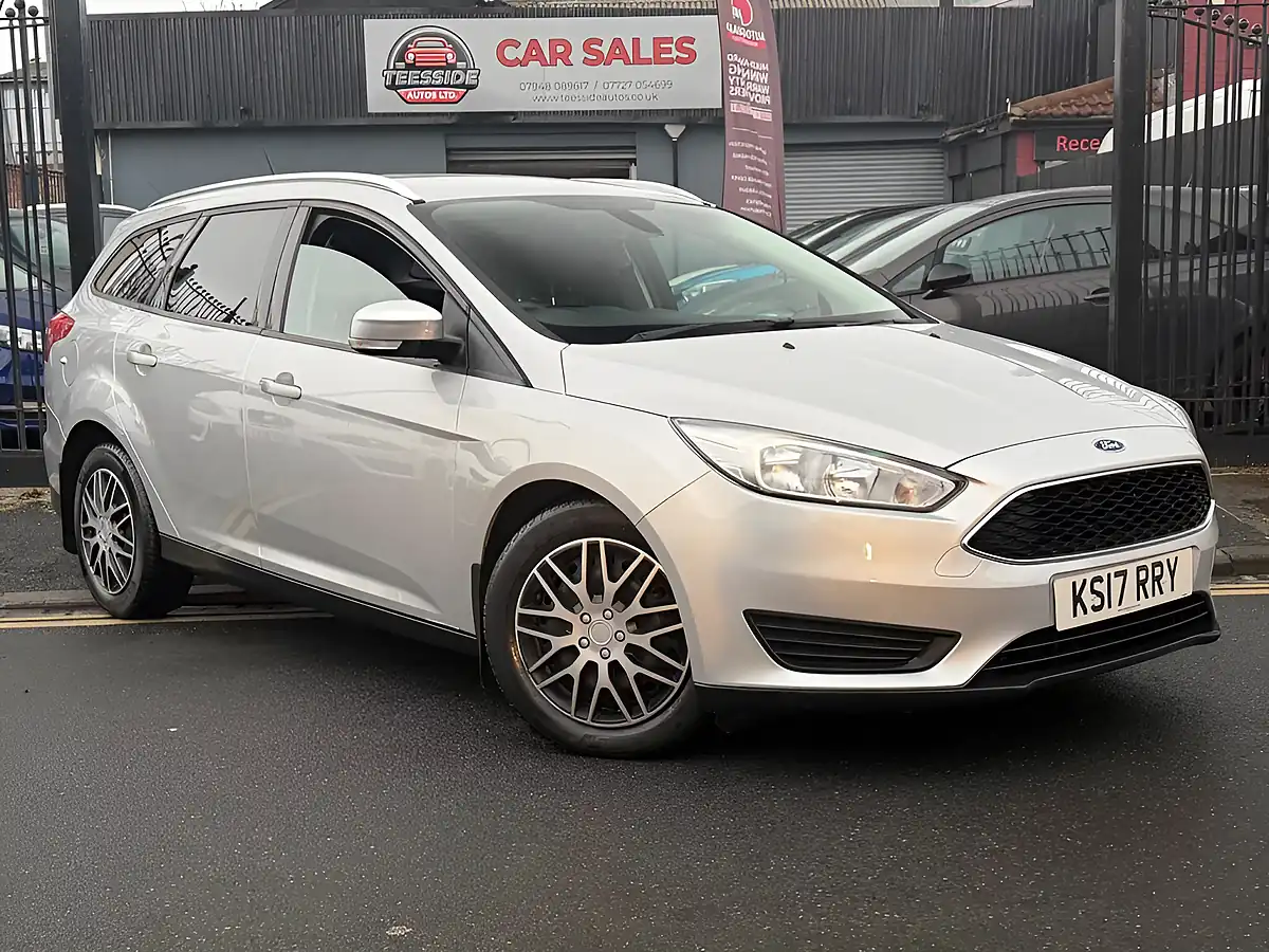 Used 2017 Ford Focus Style Silver - Front View