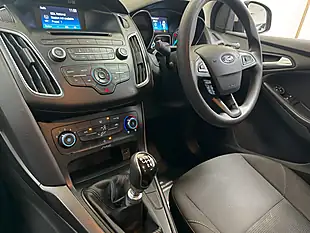 Used 2017 Ford Focus Style Silver - Interior and Exterior details 11