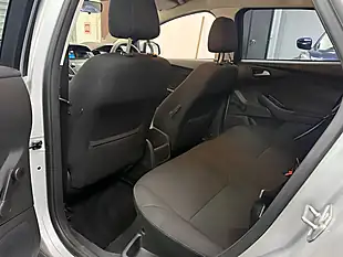 Used 2017 Ford Focus Style Silver - Interior and Exterior details 16