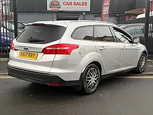 Used 2017 Ford Focus Style Silver - Interior and Exterior details 6